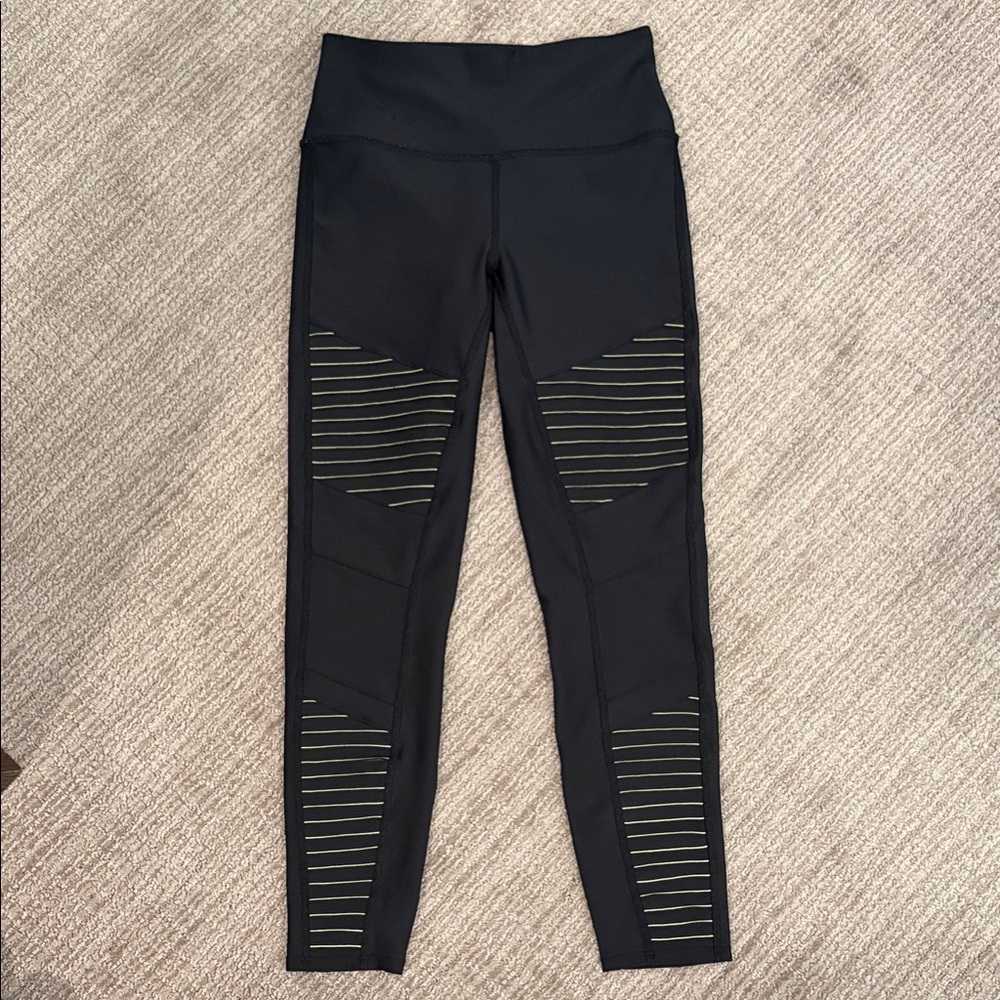 ALO Yoga Airlift High-Waist 7/8 Moto Leggings